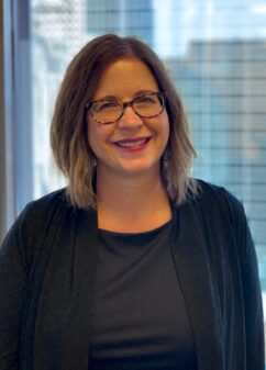 Lisa Winkler Headshot