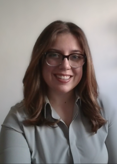 Allie Handberg Headshot