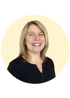 Lynn Lewis Headshot